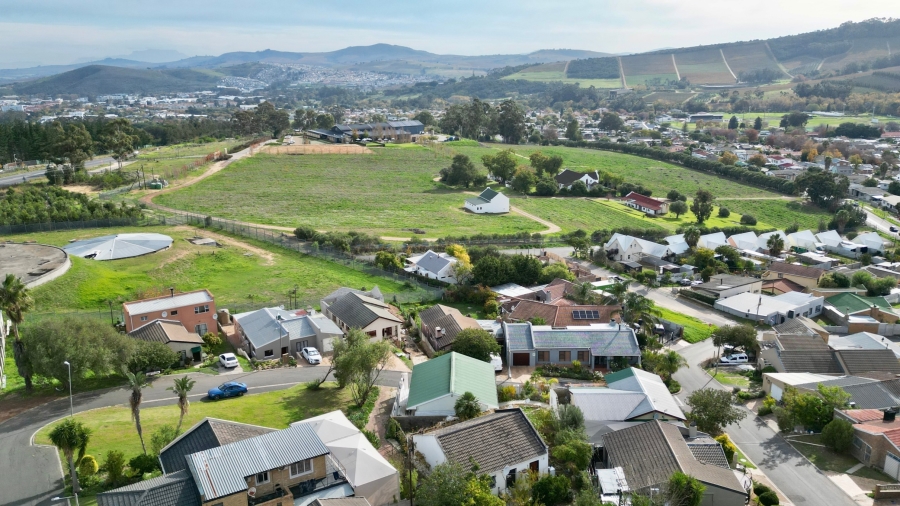 4 Bedroom Property for Sale in Arbeidslus Western Cape